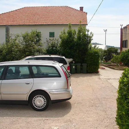 Guest house And Port - Great Loaction And Free Parking Murter