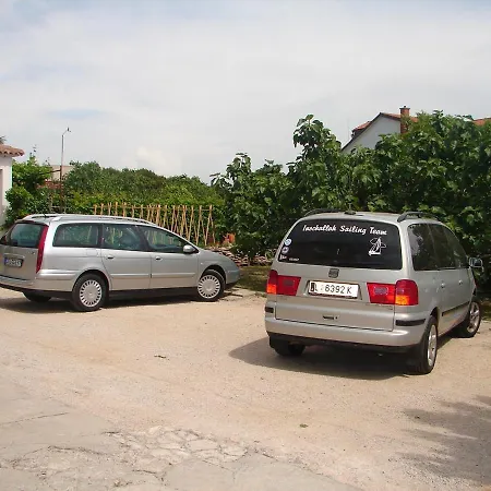And Port - Great Loaction And Free Parking Murter